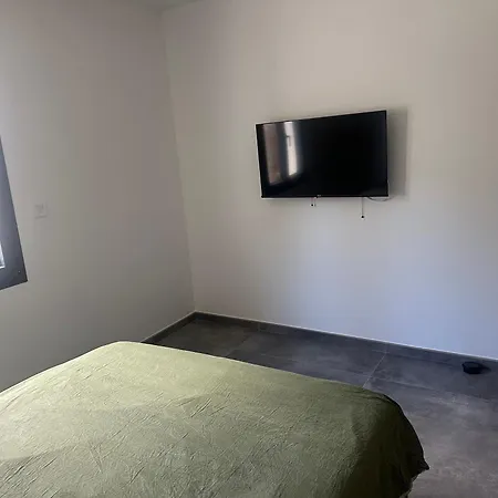 Magnifique Maison De Village Avec Piscine Chauffee Et Jacuzzi 빌라 *