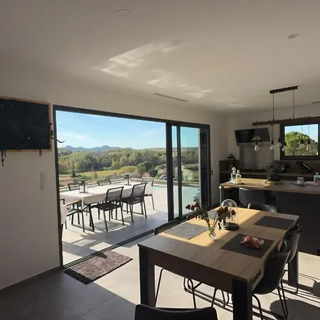 Magnifique Maison De Village Avec Piscine Chauffee Et Jacuzzi 빌라 Montfrin