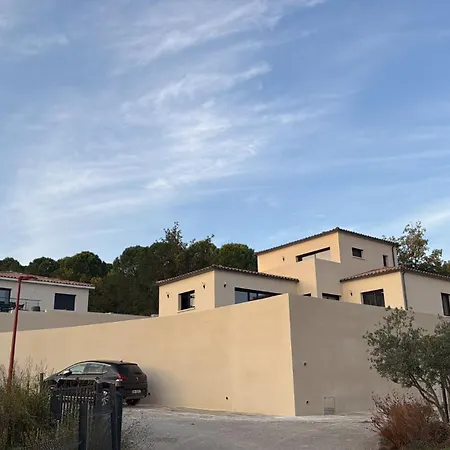 Magnifique Maison De Village Avec Piscine Chauffee Et Jacuzzi Montfrin