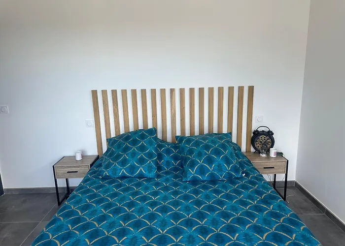 Βίλα Magnifique Maison De Village Avec Piscine Chauffee Et Jacuzzi