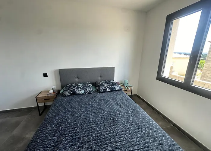 Magnifique Maison De Village Avec Piscine Chauffee Et Jacuzzi Βίλα
