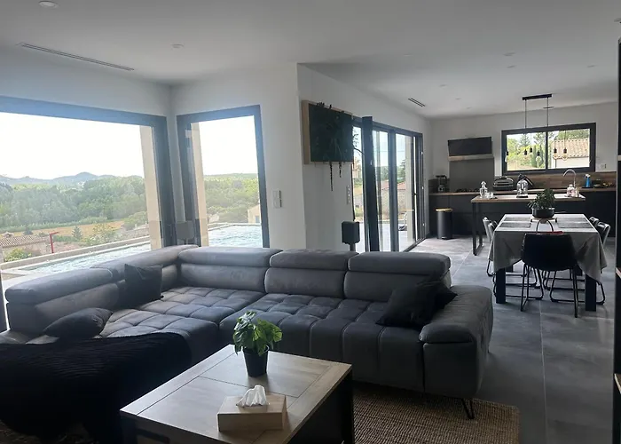 Magnifique Maison De Village Avec Piscine Chauffee Et Jacuzzi Βίλα *