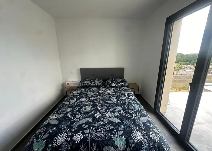 Magnifique Maison De Village Avec Piscine Chauffee Et Jacuzzi Βίλα
