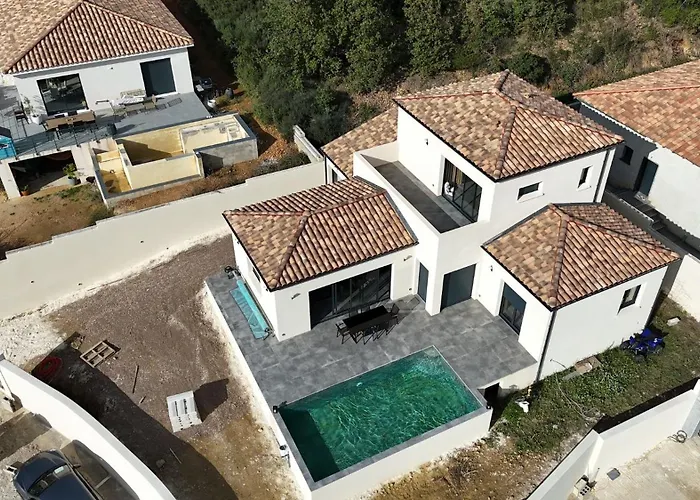 Βίλα Magnifique Maison De Village Avec Piscine Chauffee Et Jacuzzi